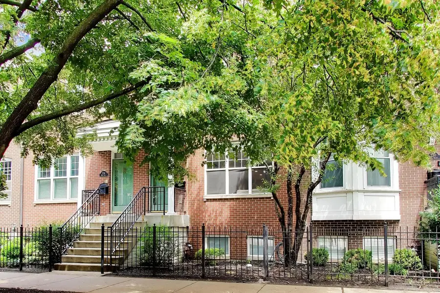 232 W Scott Street, Chicago, IL 60610 - #2