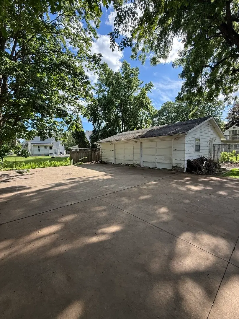 916 Pleasant Street, Dekalb, IL 60115 - #2