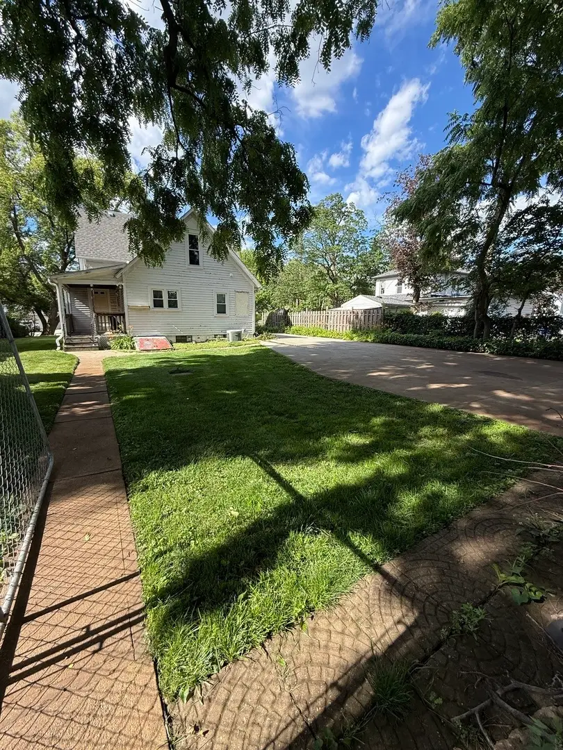 916 Pleasant Street, Dekalb, IL 60115 - #3