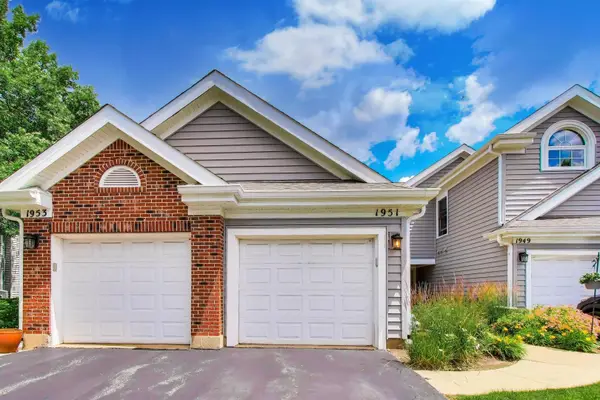 1951 N Stillwater Road, Arlington Heights, IL 60004