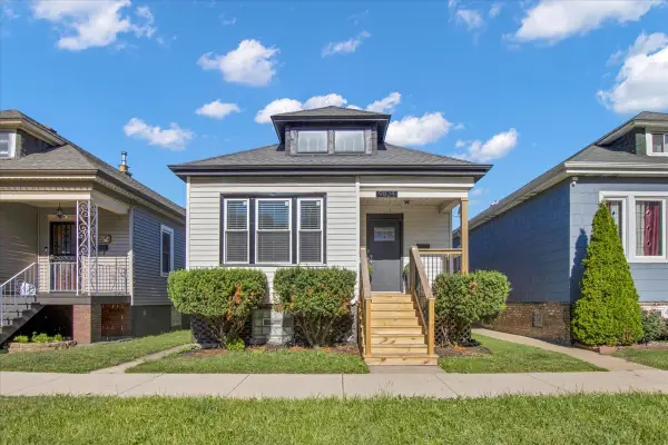 9824 S Escanaba Avenue, Chicago, IL 60617