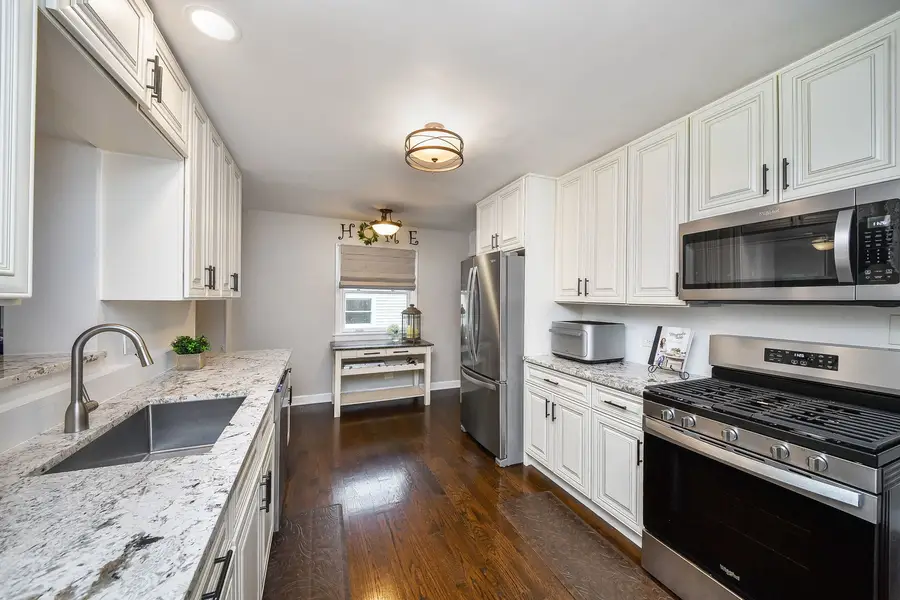 263 Hillside Avenue, Glen Ellyn, IL 60137 - #3