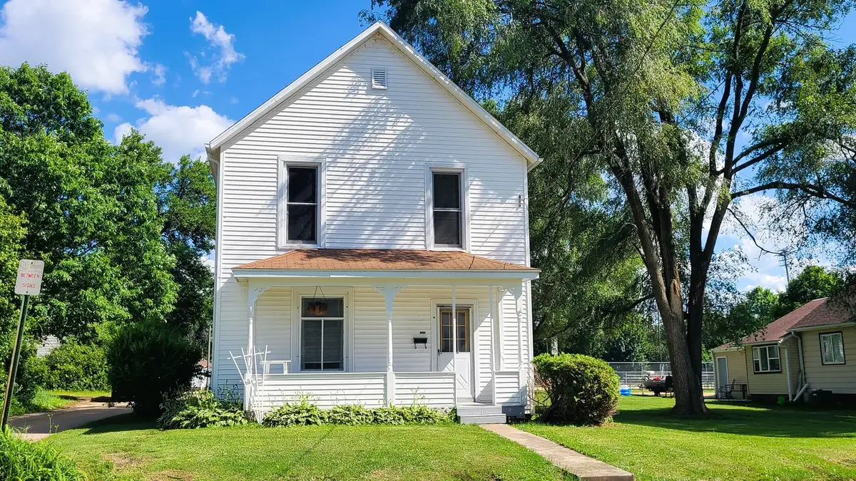 1826 W 1st Street, Dixon, IL 61021 - #1