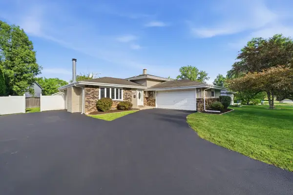 18837 W Louise Drive, Lansing, IL 60438
