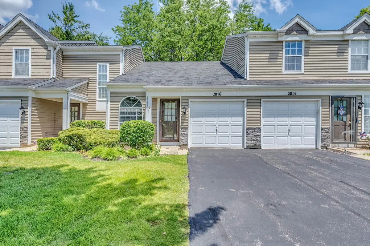 2016 Muirfield Circle, Elgin, IL 60123 - #1