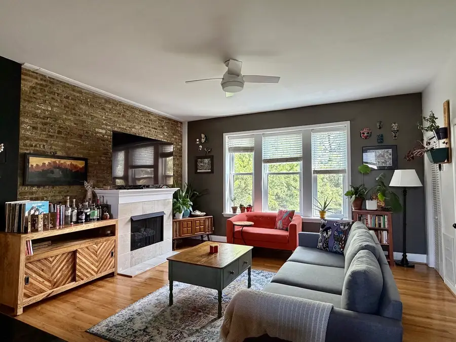 3102 W Cullom Avenue #3, Chicago, IL 60618 - #2