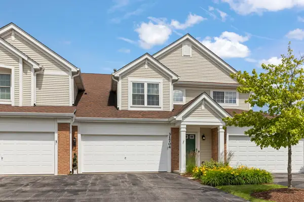 31704 Kline Circle #3170, Warrenville, IL 60555