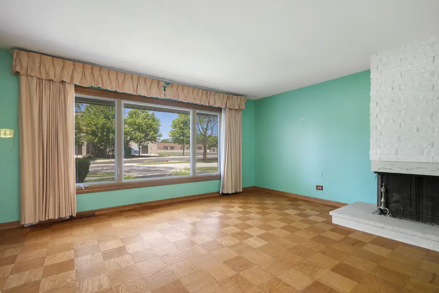 79 Eden Road, Elk Grove Village, IL 60007 - #3