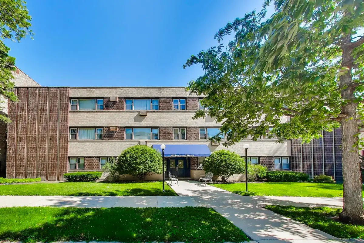 222 Washington Boulevard #305, Oak Park, IL 60302 - #1