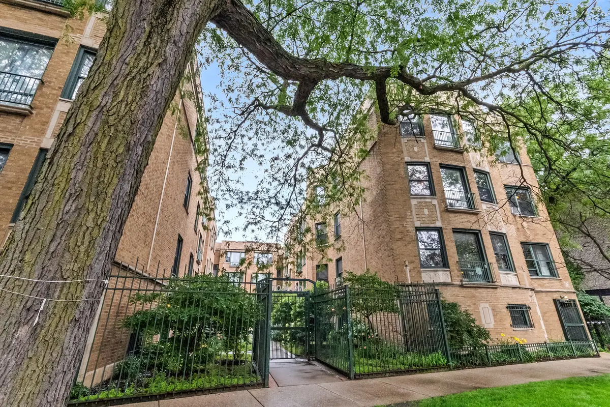 7021 N Sheridan Road #2, Chicago, IL 60626 - #1