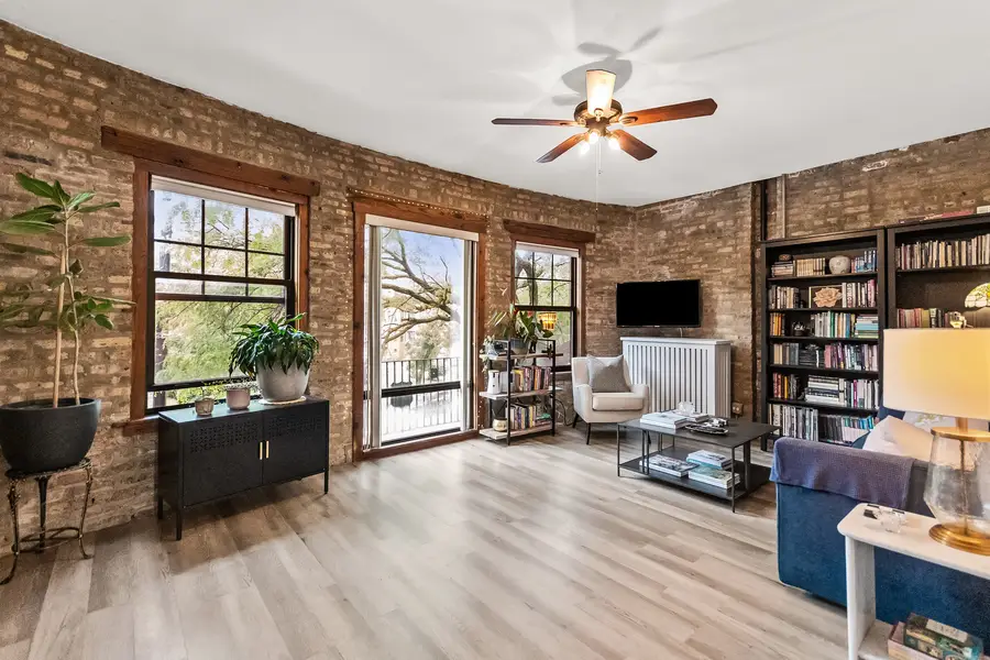 7021 N Sheridan Road #2, Chicago, IL 60626 - #2