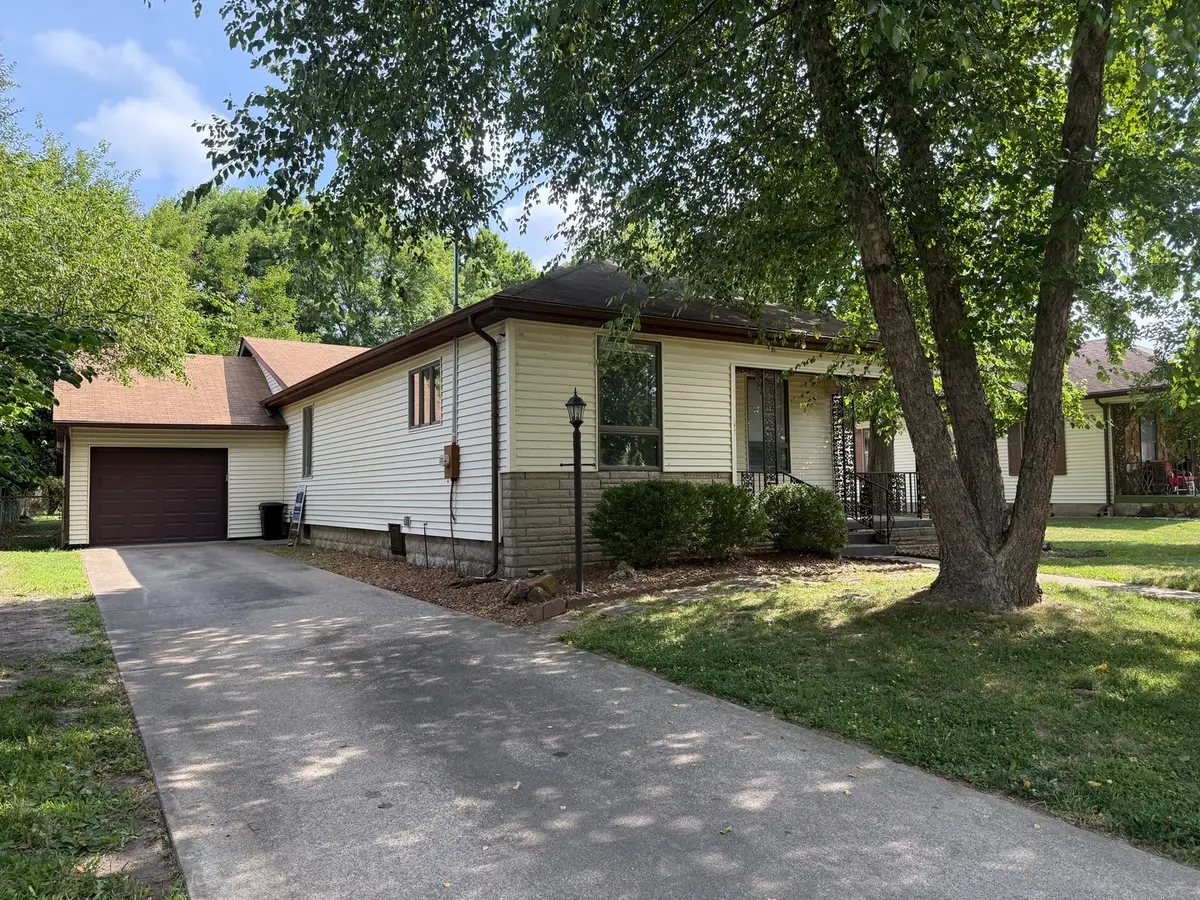 806 E Boulevard Street, Marion, IL 62959 - #1