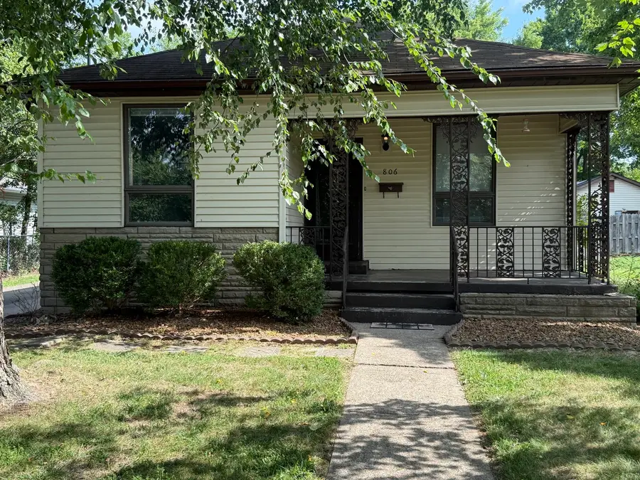 806 E Boulevard Street, Marion, IL 62959 - #2