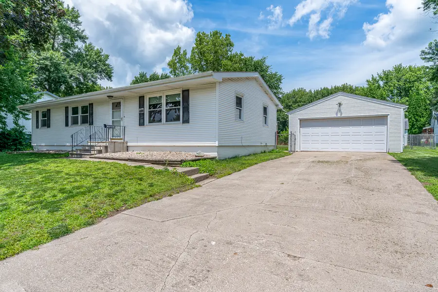 1105 Mark Street, Colona, IL 61241 - #2