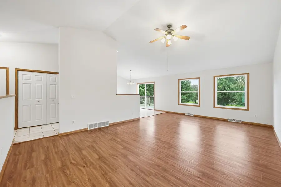 1346 Knolls Avenue S, Dekalb, IL 60115 - #3