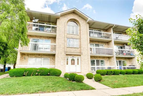5242 W 79th Street #2D, Burbank, IL 60459