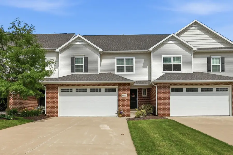 4465 W Slate Creek Drive, Bettendorf, IA 52722 - #2