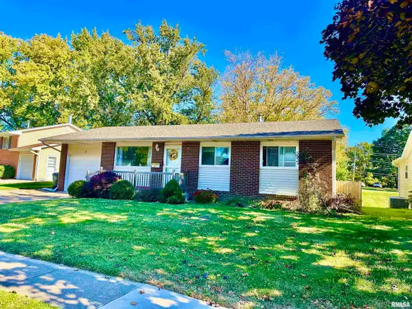 7 Vista Court, Davenport, IA 52806