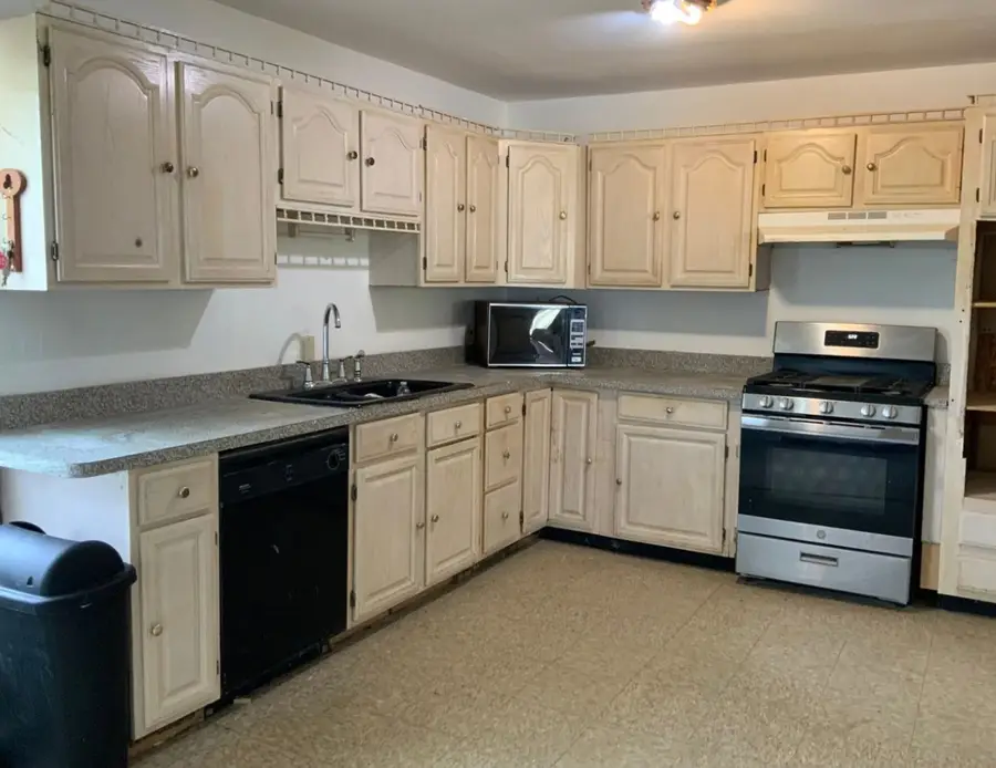 110 Zurich Road, Joliet, IL 60436 - #3