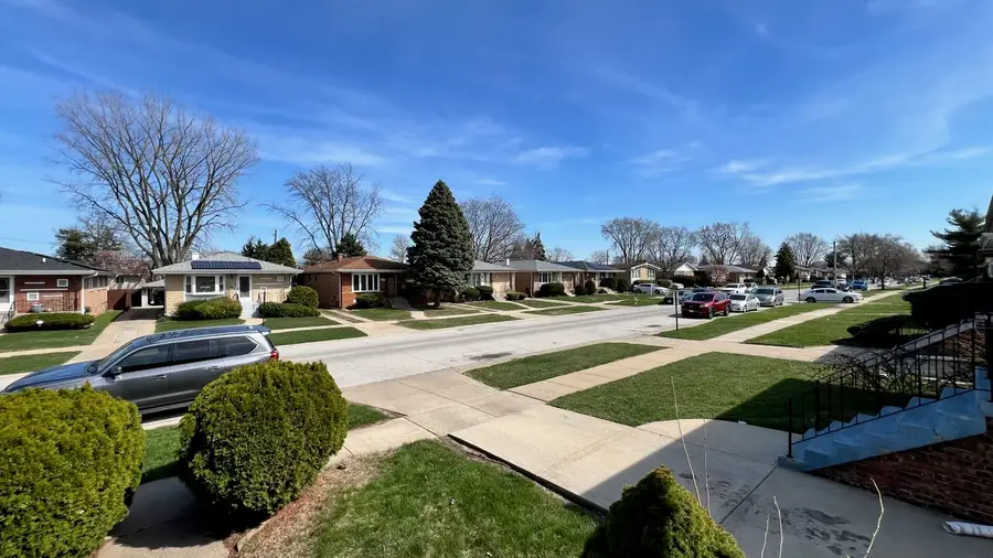 306 Prairie Avenue, Calumet City, IL 60409 - #2
