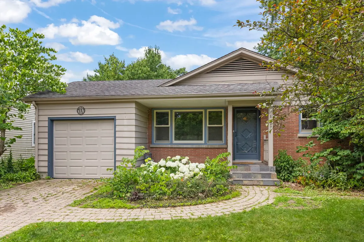1020 S Gables Boulevard, Wheaton, IL 60189 - #1