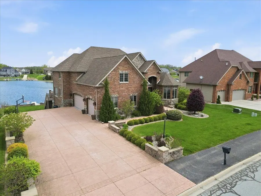 8858 S Doubletree Drive S, Crown Point, IN 46307 - #2