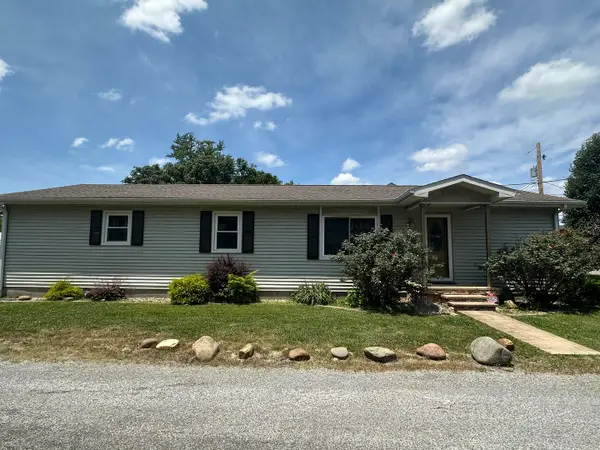 401 W Perrine Street, Johnston City, IL 62951