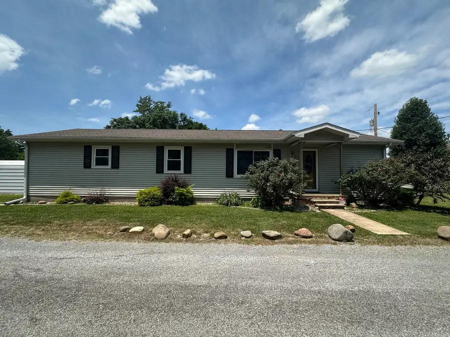 401 W Perrine Street, Johnston City, IL 62951 - #2