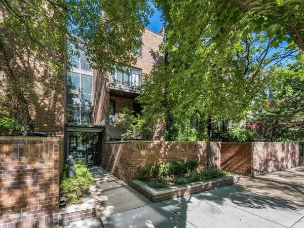 1330 N Lasalle Street #211, Chicago, IL 60610