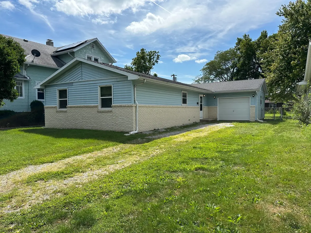 108 S Richman Street, Villa Grove, IL 61956 - #1