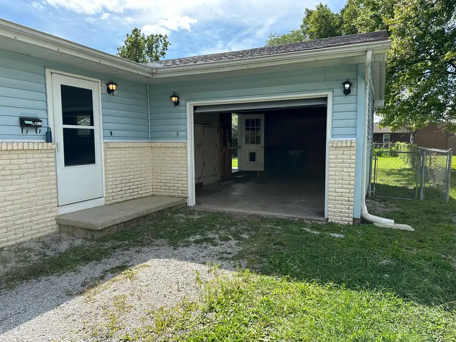 108 S Richman Street, Villa Grove, IL 61956 - #3