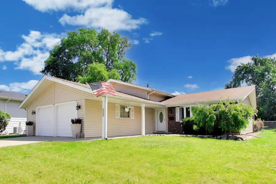 1113 W Weathersfield Way, Schaumburg, IL 60193 - #2