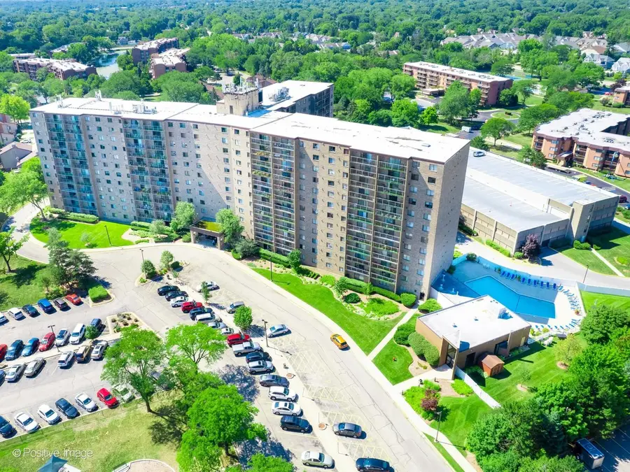 6340 Americana Drive #310, Willowbrook, IL 60527 - #2