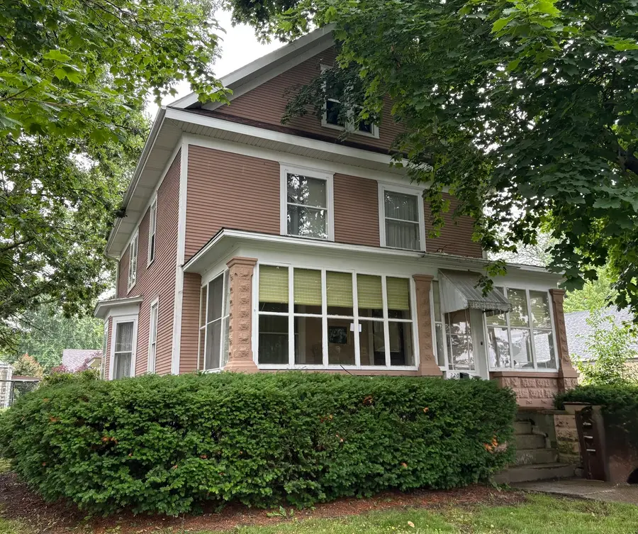 220 E Avenue, Rochelle, IL 61068 - #3