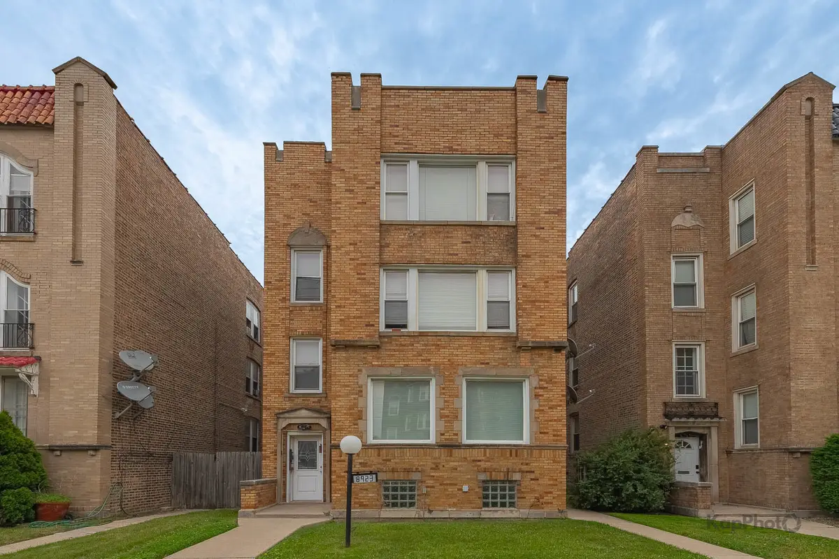 8923 S Blackstone Avenue, Chicago, IL 60617 - #1