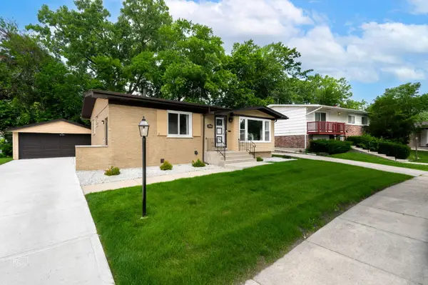 406 N Park Drive, Glenwood, IL 60425