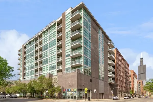 Address Withheld By Seller, Chicago, IL 60607