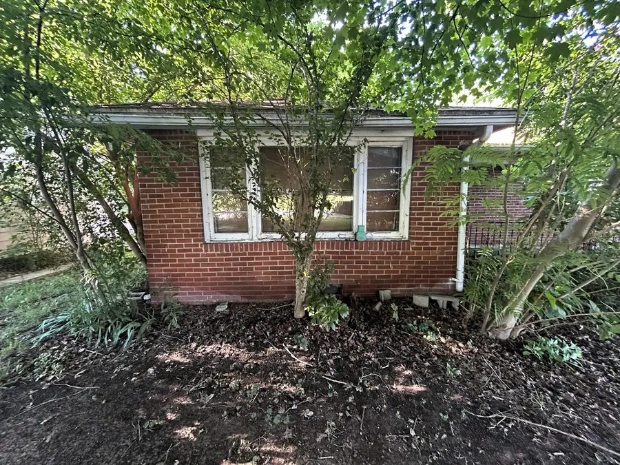 930 Vandalia Road, Louisville, IL 62858 - #2