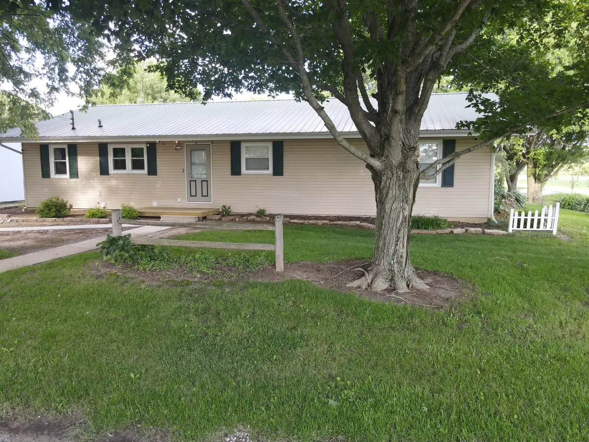 1377 N County Road 750 Road, Toledo, IL 62468 - #1