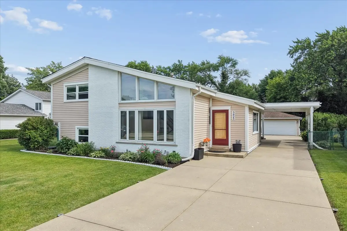 3425 Harris Drive, Northbrook, IL 60062 - #1