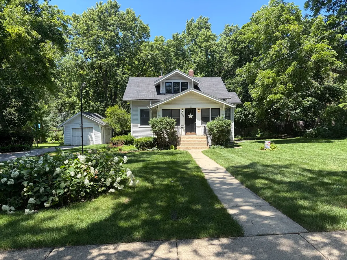 240 Hill Avenue, Glen Ellyn, IL 60137 - #1