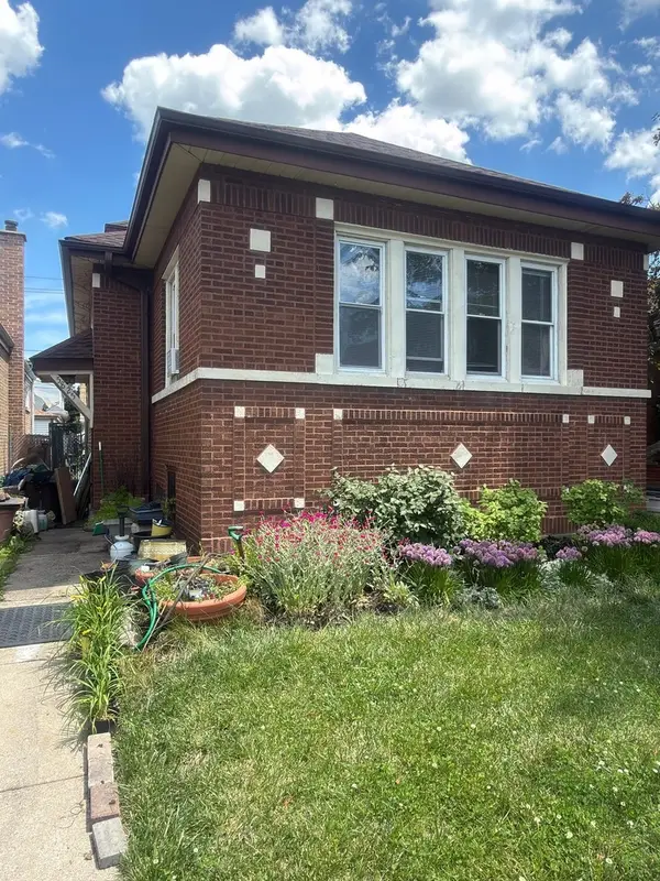 5825 N Kimball Avenue, Chicago, IL 60659