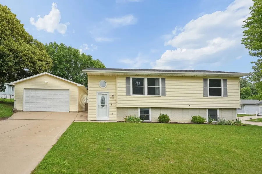 5703 N Linwood Avenue, Davenport, IA 52806 - #3
