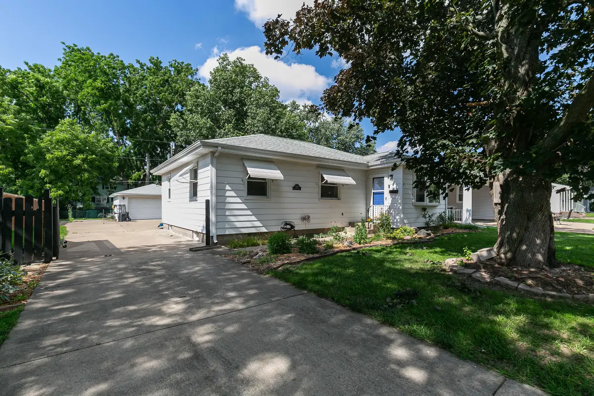 3224 W 17th Street, Davenport, IA 52804 - #1
