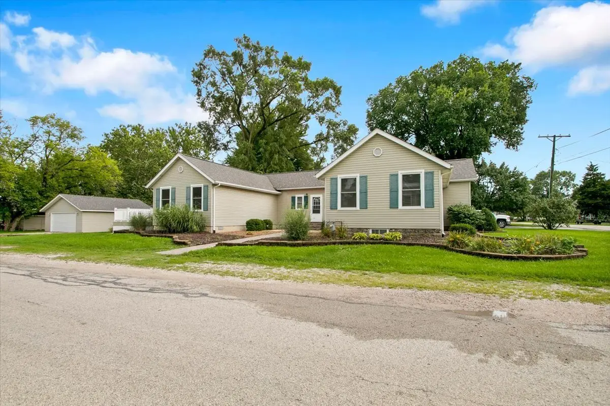 295 N 1st Avenue, Coal City, IL 60416 - #1