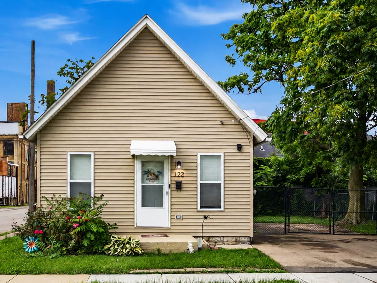 122 Cross Street, Aurora, IL 60506 - #1