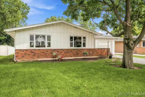 77 S Chase Avenue, Lombard, IL 60148