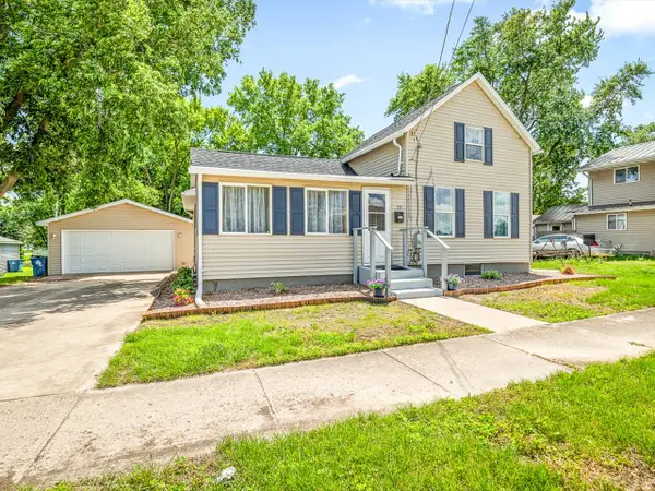 29 W Main Street, Amboy, IL 61310