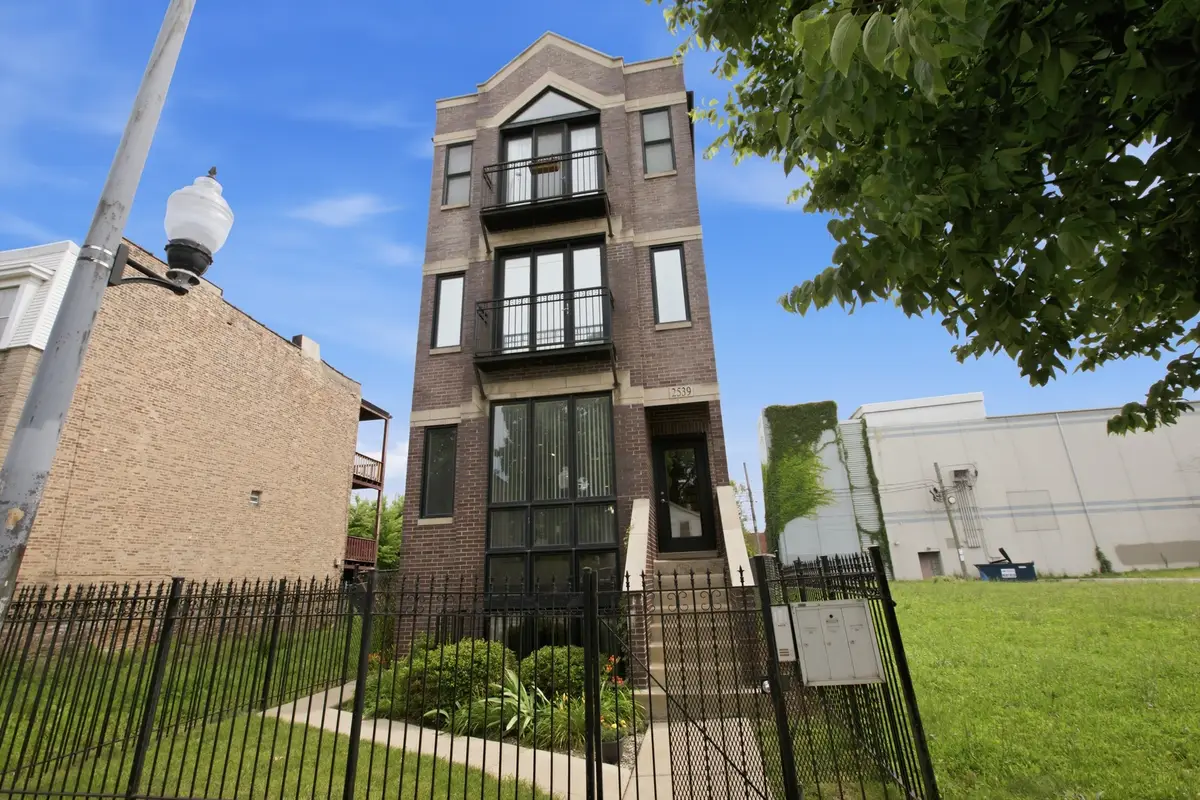 2539 W Warren Boulevard #1, Chicago, IL 60612 - #1