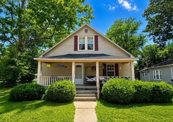 407 N Madison Street, West Frankfort, IL 62896